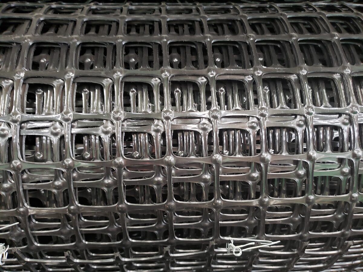 Biaxial geogrid