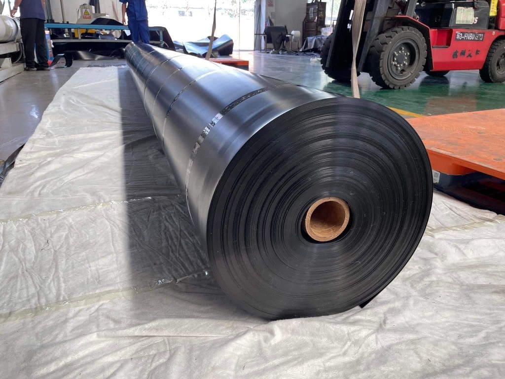 HDPE geomembrane with UV protection